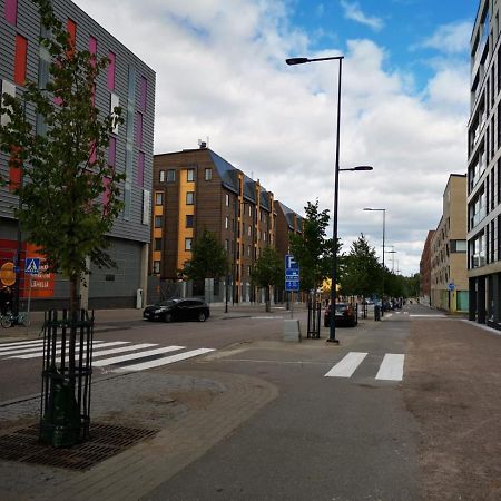 Appartement Ruby Studio 5Min To Vantaa Airport And 20Min To Helsinki Center Extérieur photo