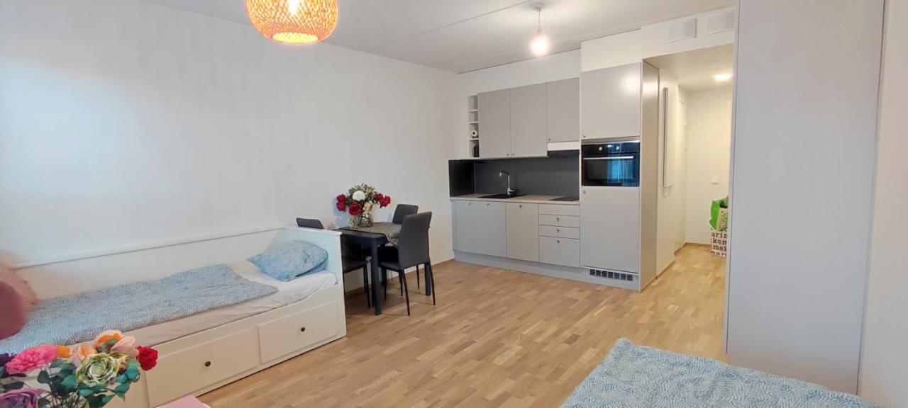 Appartement Ruby Studio 5Min To Vantaa Airport And 20Min To Helsinki Center Extérieur photo